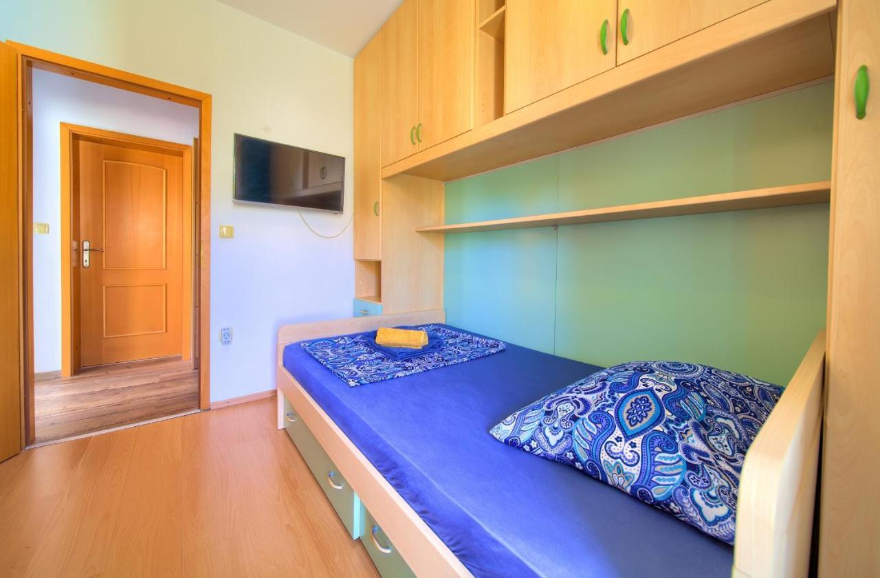 Apartment Lidija Krk Town Exterior photo