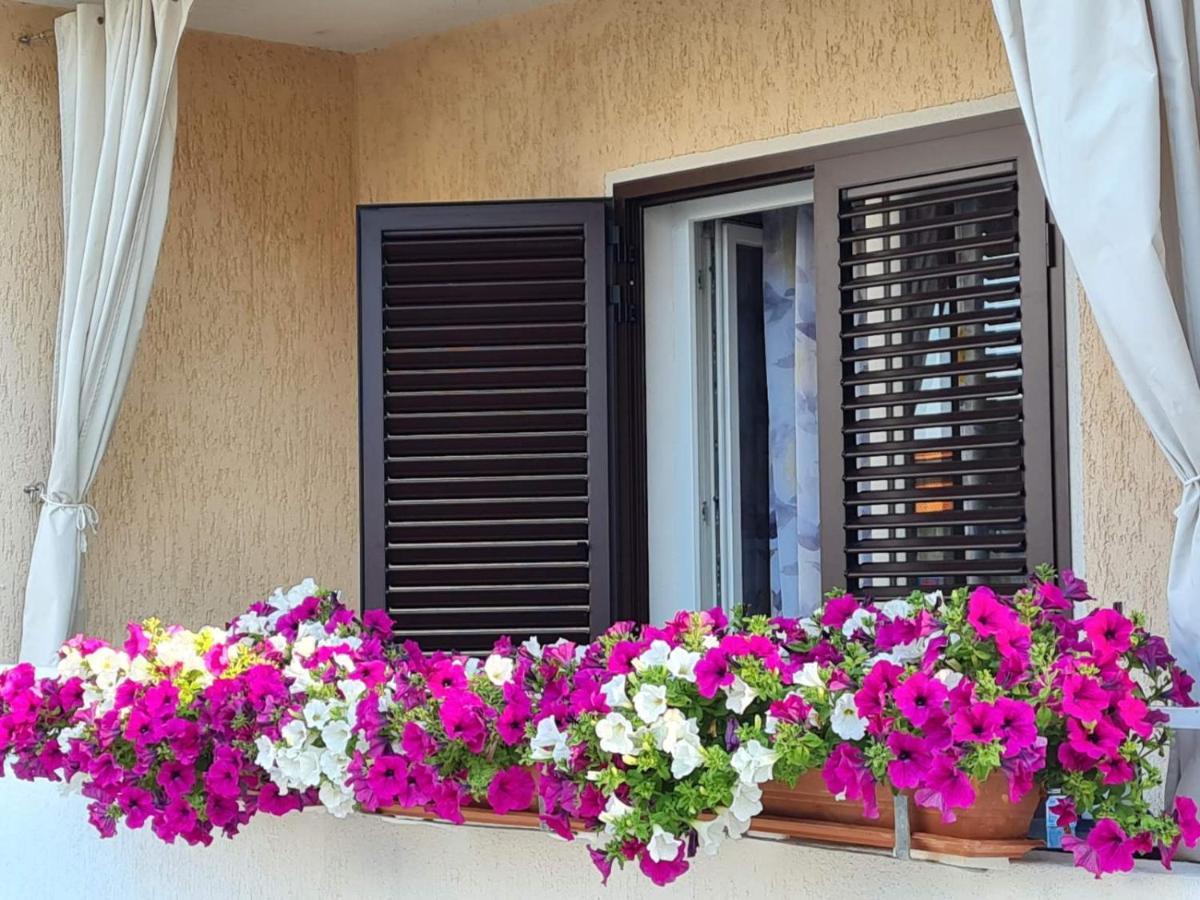 Apartment Lidija Krk Town Exterior photo